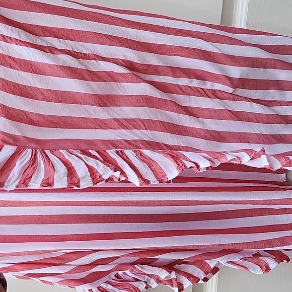 a.n.a. Red and White Striped Top Ruffled Caftan Sleeves Size Large - Picture 5 of 8